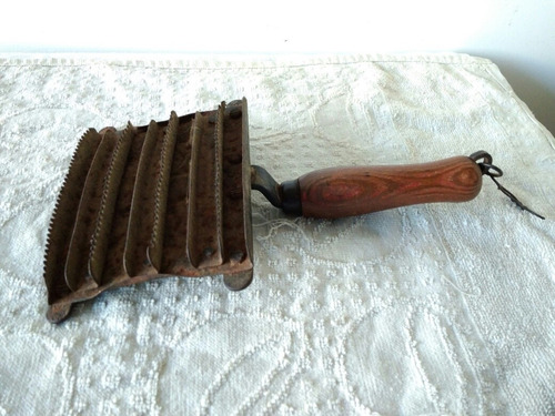 Imagen 5 de 6 de Antiguo Cepillo Rasqueta Para Caballos