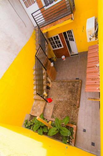 Ph En Venta - 3 Dormitorios 1 Baño - 69mts2 Cubiertos - Lomas Del Mirador
