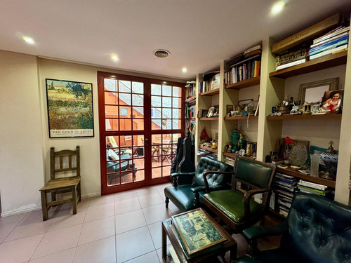 Venta. Casa. Lote Propio. 11 Ambientes. 5 Baños. Jardín. Villa Crespo.