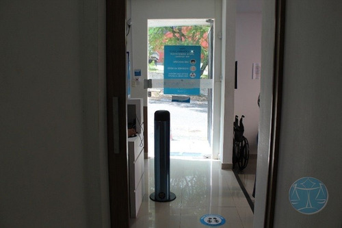 Imagem 7 de 15 de Casa Comercial No Tirol - V-11531