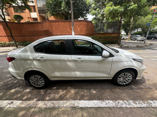 Fiat Cronos 1.3 Flex 4p