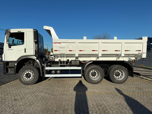 Vw 26-280 Basculante 2022 10m3