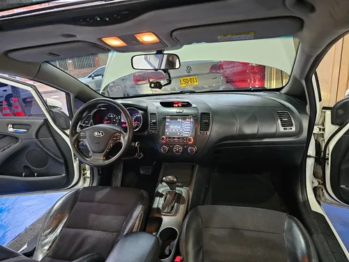 Kia Cerato Pro 1.6 Summa Triptonico Soonruf