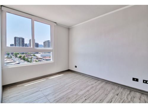 Arriendo Metro Irarrazaval / Portugal / 10 De Julio