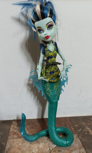 Muñeco Monster High Frankie Stein Ghoulfish