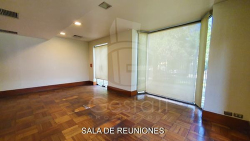 Oficina En Venta En Providencia, 25 Privados-7 Baños-10 Est.