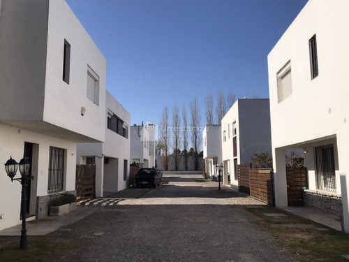 Venta Casa En Complejo Cerrado 3 Dormitorios