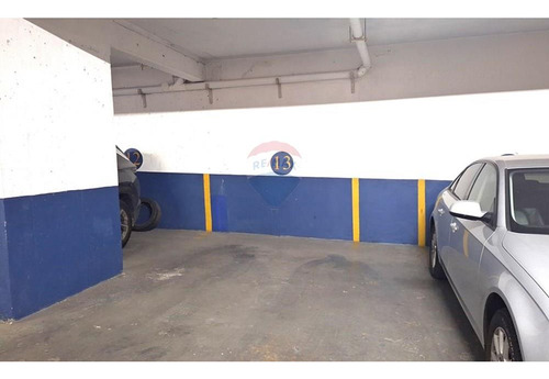 Estupendo Estacionamiento En Los Leones