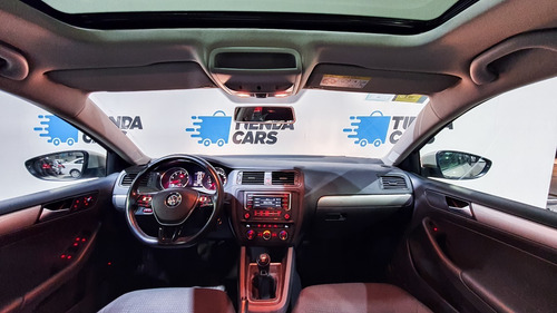 Imagen 3 de 8 de Volkswagen Vento 2.0 Advance 115cv Summer Package
