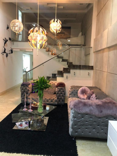 Hermosa Casa En Venta En Guataparo, Urb. Lomas Del Country* De Lujo (al)