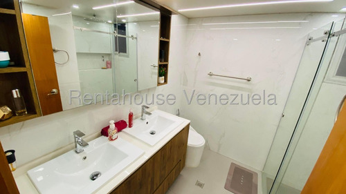 Espectacular Apartamento Dúplex Recién Remodelado. #25-23537 Carmen Medina