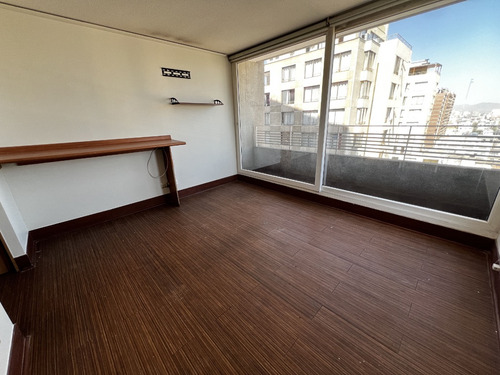 Home Studio / Metro Universidad De Chile