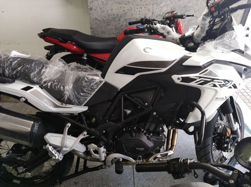 Imagen 12 de 25 de Benelli Trk 502x