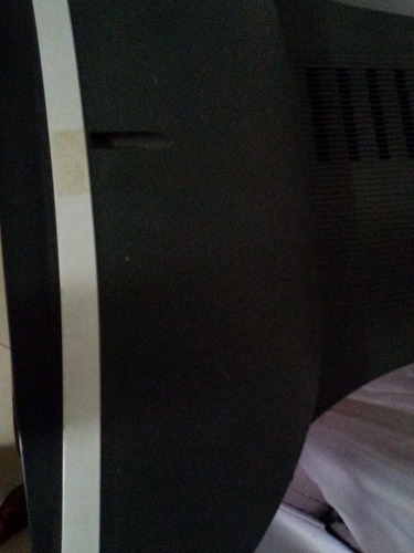 Imagen 3 de 4 de Televisor Pantalla Plana Modelo Viejo