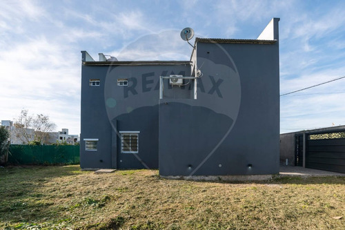 Casa En Venta En Arana