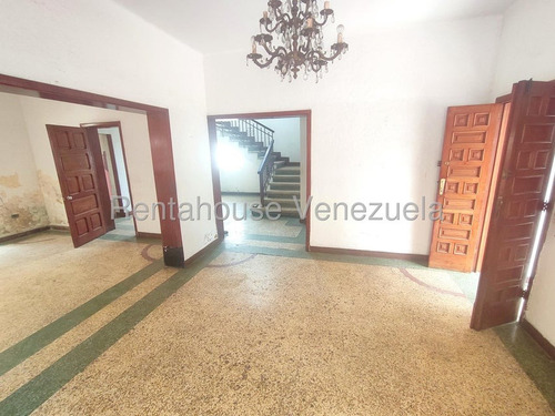 Amplia Casa De 2 Niveles ,para Remodelar A Su Gusto En Venta Ubicada En El Paraíso 25-17760