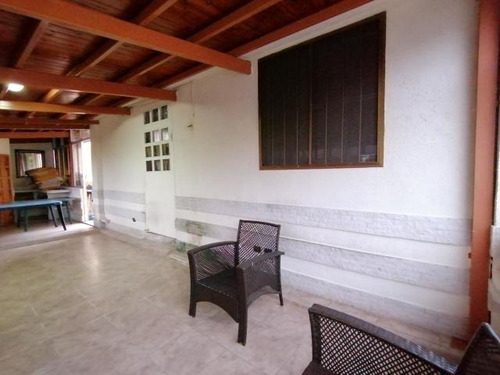 Imagen 12 de 30 de Casa En Venta En Conjunto Privado De Avenida Principal Del Este De Barquisimeto Lara 0.4.2.4.5.9.3.7.5.4.2/ Rent-a-house Centro Occidente Mls Código: 21-11349, Avenida Bracamonte