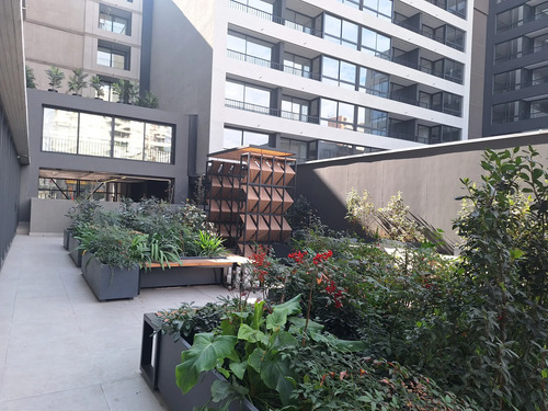 Excelente Visibilidad Amplio Local Comercial 290 Irarrazaval