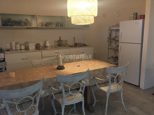 Moderna Casa En Venta En El Chorro A Metros Del Mar
