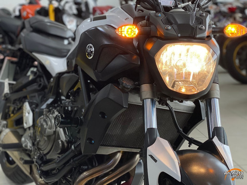 Imagem 9 de 10 de Yamaha Mt 07