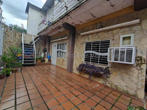 Casa En Venta En El Limon Maracay Aragua 24-15568 Irrr