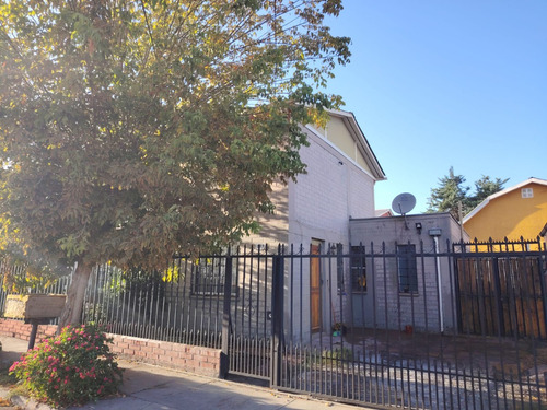 Casa De 2 Pisos, En Villa Los Adobes, Se Acepta Subsidio.