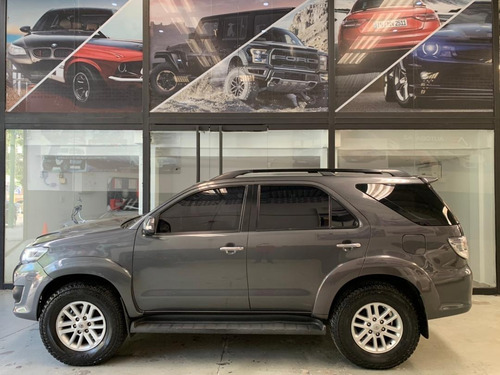 Imagen 6 de 13 de Toyota Fortuner Sr 7ptos 4x4