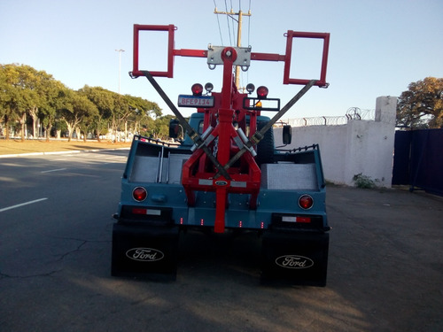 Ford F600 Guincho Antigo