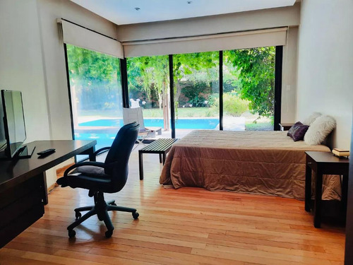 Casa En Venta - 2 Dormitorios 3 Baños - Cochera - 1000mts2 - Cañuelas