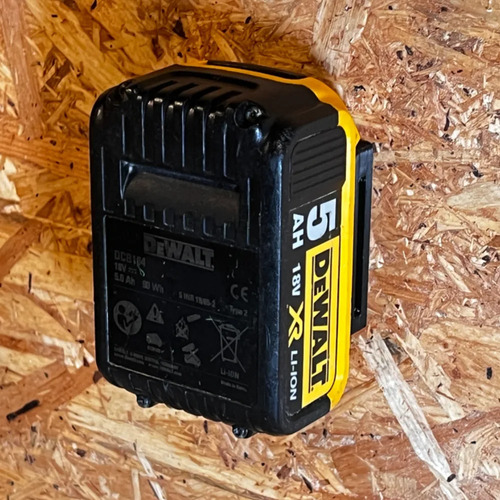Porta Bateria Compatible Dewalt 2en1 Cinturon + Pared Kit X2