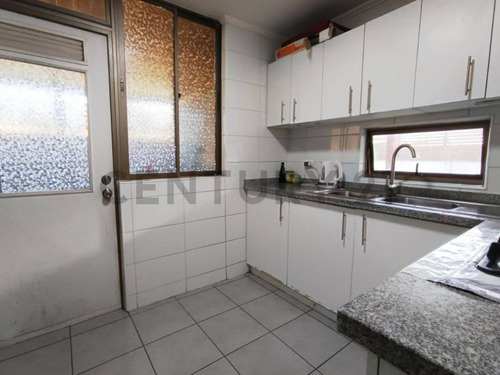 Se Vende Casa 3 Pisos, El Hualle Sur, La Florida