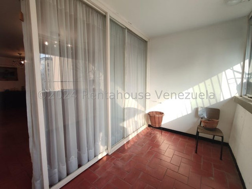 Apartamento En Venta En Urb El Centro-maracay. 24-16973  Cm