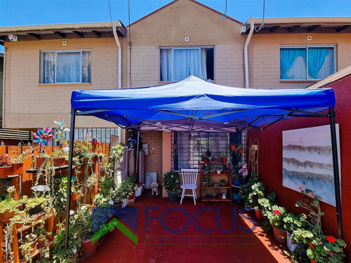Casa En Venta De 2 Dorm. En Padre Hurtado