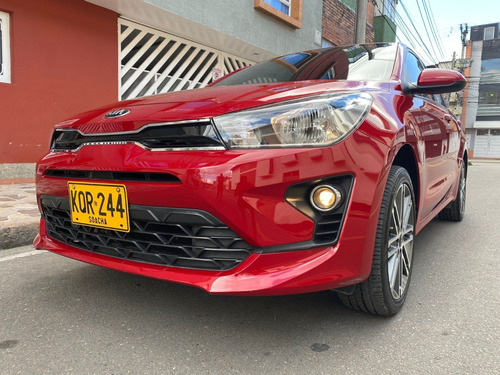 Imagen 2 de 17 de Kia Rio Vibrant 1.4 Full