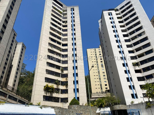 Apartamento En Venta En El Cigarral Caracas 24-19670