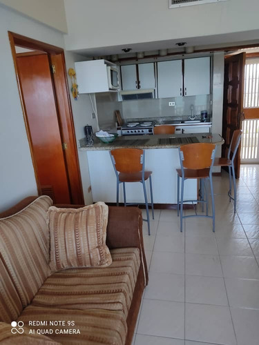 Imagen 4 de 10 de En Alquiler Por Temporadas, Apartamento Frente Al Mar Con Espectacular Vista- En Lecheria