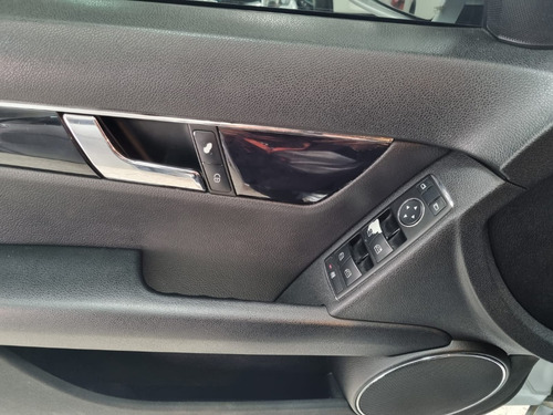 Imagen 9 de 17 de Mercedes Benz C180 Mt 2009