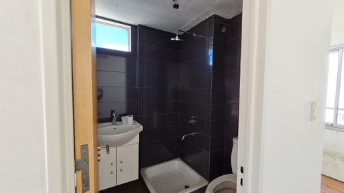 Imagen 11 de 19 de Moderno Duplex + Cochera Doble En Chaca Todo Luz Y Sol