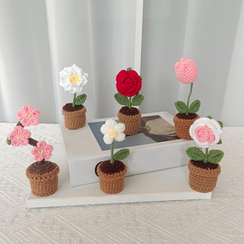 Mini Maceta Rústica Con Flores Tejidas A Tulipanes Rosados