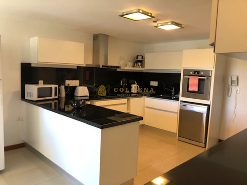 Apartamento En La Brava, De 3 Dormitorios Cuenta Con Excelentes Servicios, Vista Plena Al Mar - Consulte!!!!!!!!-ref:2383