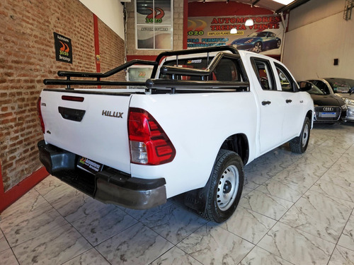 Imagen 24 de 25 de Toyota Hilux 2.4 Cd Dx 150cv 4x2 2017