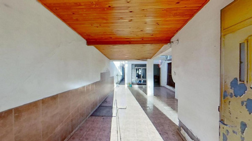 Imagen 3 de 30 de Casa En Los Hornos - Lote De 10 X 45 - 3 Dormitorios
