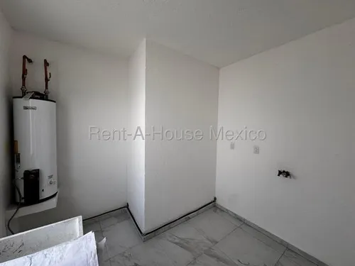 El Nuevo Refugio. Casa De 4 Recámaras Con 1 En Planta Baja - Renta
