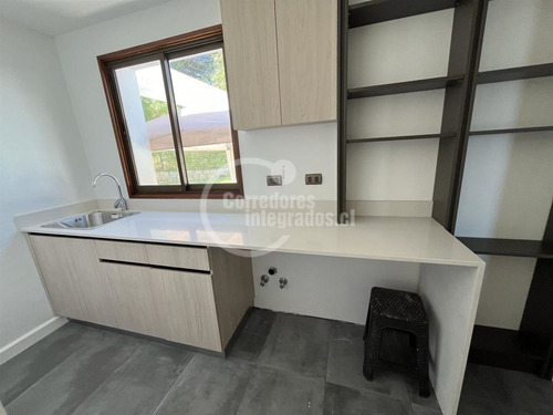 Casa En Venta De 6 Dorm. En Santo Domingo