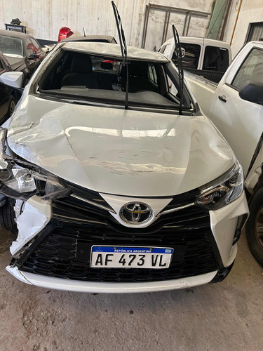 Toyota Yaris Xls 1.5n Cvt Chocado Poco Funcionando