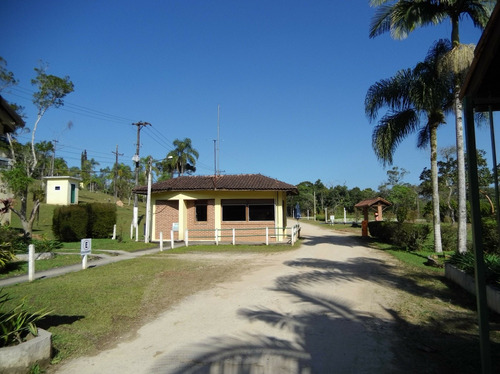 Chácara 4000 M, Condomínio Fechado, Suíte, 2 Quartos