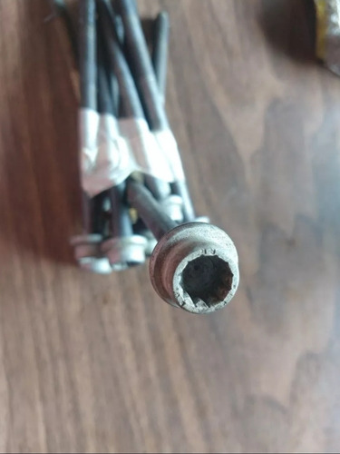 Tornillos Para Cabeza Originales Saveiro Lupo Gol (Usado)