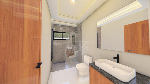 Imagen 10 de 23 de Moderna Casa En Pontezuela Santiago, Amplios Espacios, Patio, Gazebo Y Piscina (jpc-216)