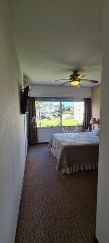 Imagen 22 de 25 de Apartamento En Venta En Punta Del Este, Mansa Frente Al Mar!