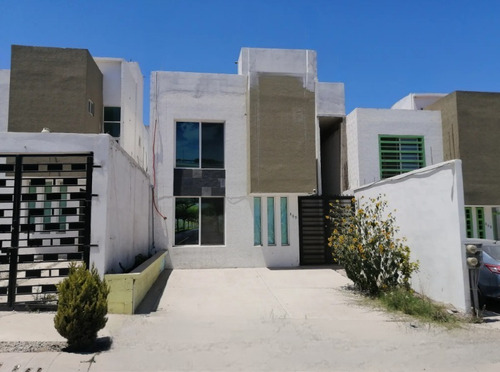 Casa Con Excelente Ubicación En Blvd. Barcelona Man, La Joya, Baja California Tijuana. Arf